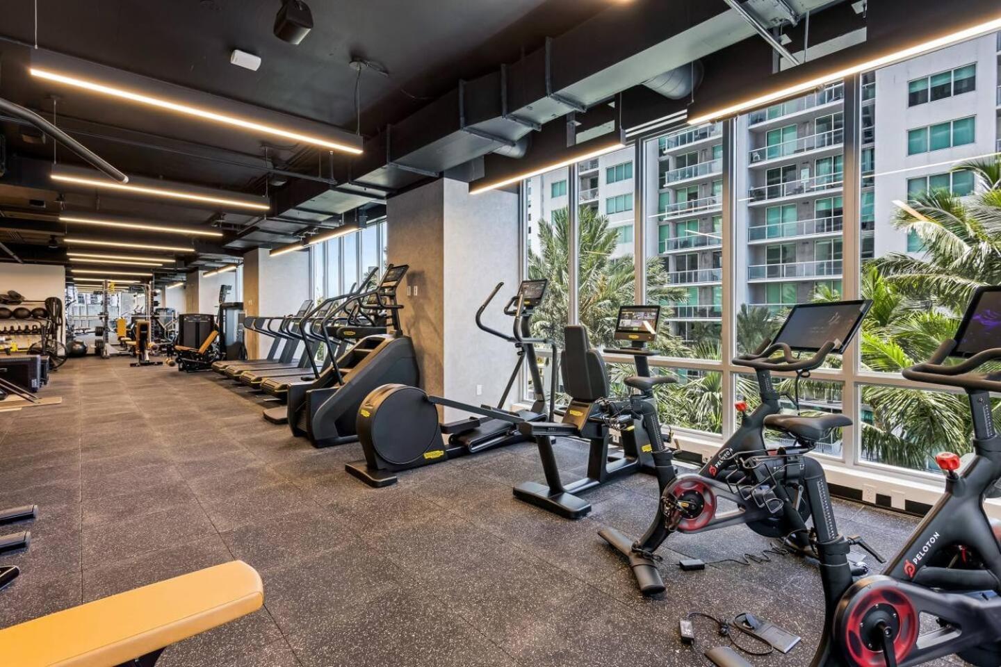 Special Offer - 2br - 1 & Half Bath - Steps To Kaseya Center Apartamento *